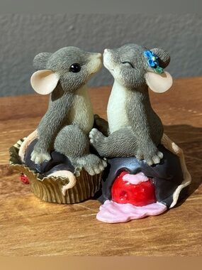 Fitz and Floyd, Charming Tails “Candy Kisses” 84/108